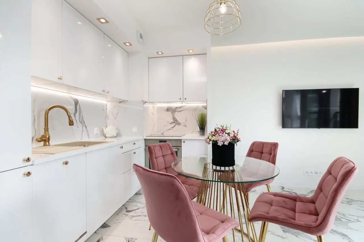 Apartamenty Hashtagwilda_Apartament Zloty ポズナン